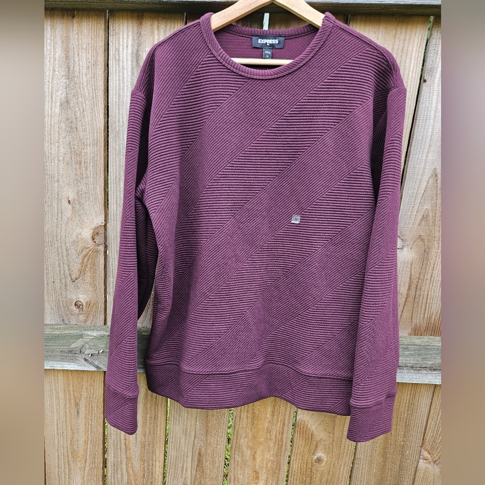 Express Textured Top - Picture 2 of 8